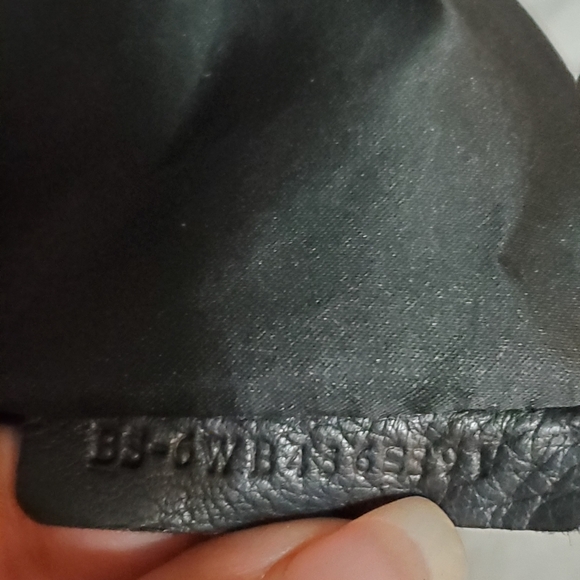 🌟Final🌟Valentino Garavani Black Hobo Shoulderbag w/Silver Studs. - Picture 10 of 11